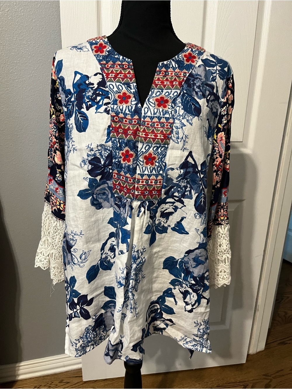Boho Floral Embroidered Tunic Blouse in Blue and White